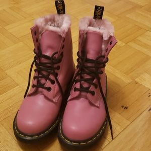 dr martens airwair boots with bouncing soles